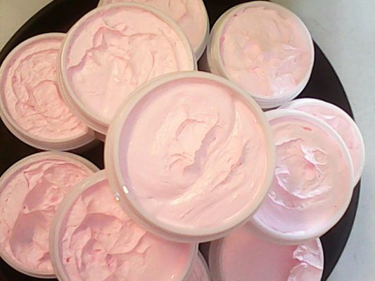 Công thức kem trộn trắng da với Vaseline, kem sâm và thuốc aspirin