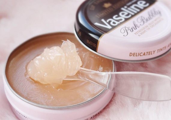 Vaseline trong mỹ phẩm